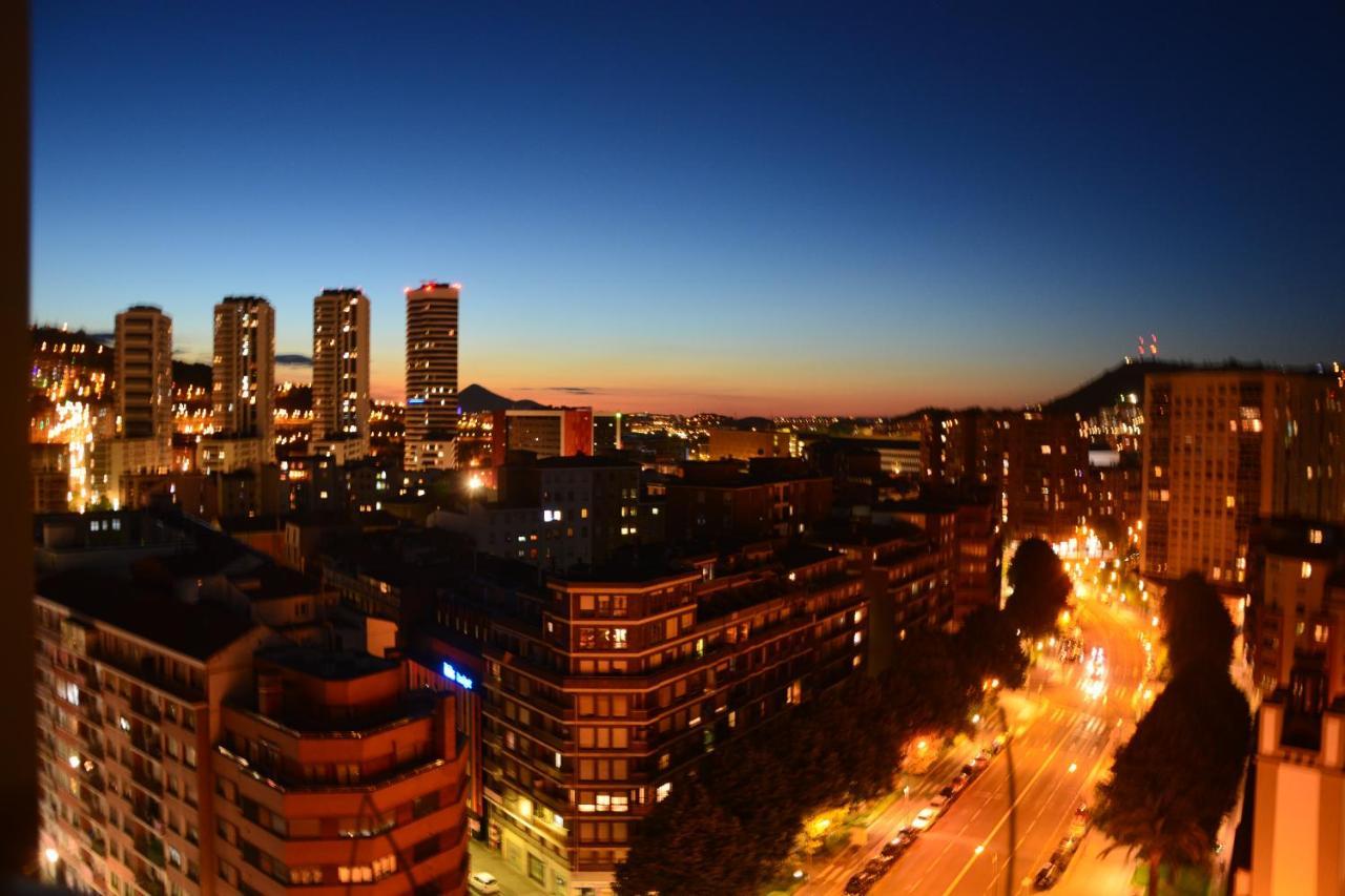 Superviews, Parking 24H Vigilado Incluido Y Netflix En Habitacion Independiente Con Bano Privado En Apartamento Particular, Francais&English Bilbao Kültér fotó