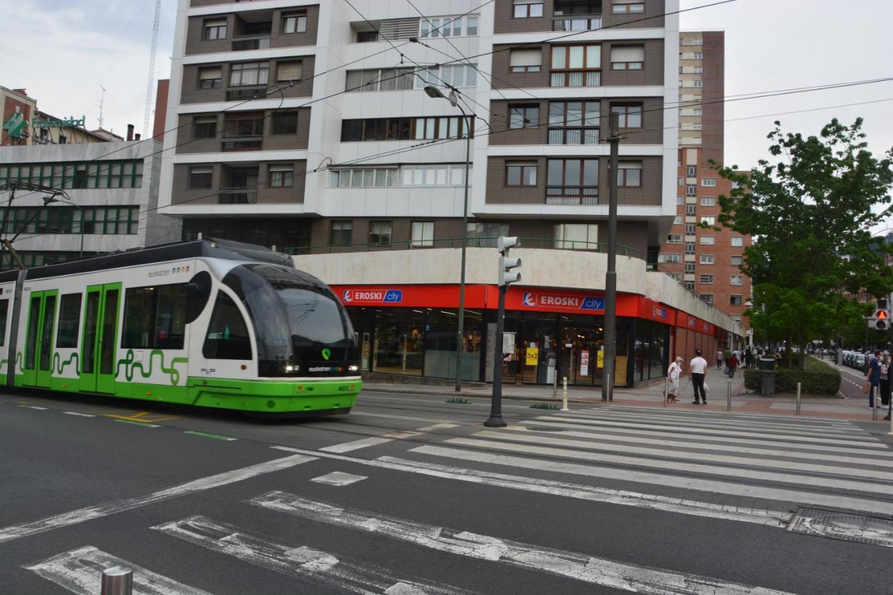 Superviews, Parking 24H Vigilado Incluido Y Netflix En Habitacion Independiente Con Bano Privado En Apartamento Particular, Francais&English Bilbao Kültér fotó